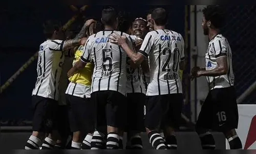 Corinthians vence San Lorenzo e assume ponta isolada