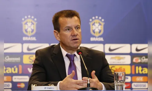 Dunga convoca seleção para amistosos contra França e Chile
