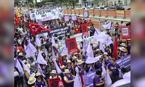 Manifestação do Dia da Mulher segue da av. Paulista para o centro