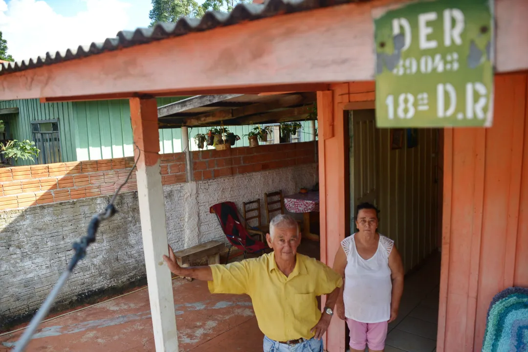 Aposentado do DER, Azenor Soares dos Santos precisa desocupar casa onde reside há mais de 30 anos | Foto: Sérgio Rodrigo