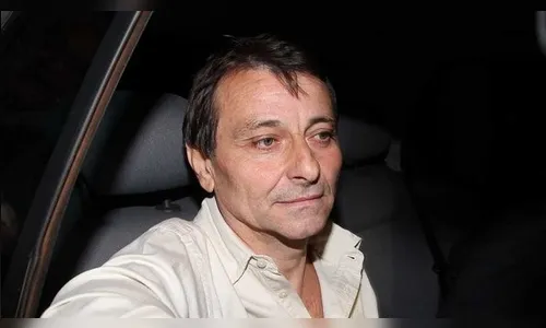 Libertado escritor italiano Cesare Battisti 