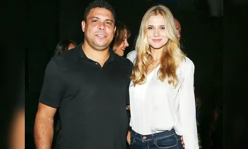 Ronaldo Fenômeno e namorada curtem balada