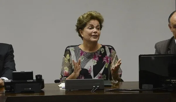 Em uma cerimônia no Palácio do Planalto, Dilma entregou simbolicamente ao Congresso Nacional um conjunto de propostas para combater a corrupção - Foto: Arquivo