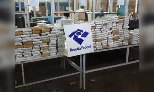 ​Receita Federal encontra 219 kg de maconha em ônibus de turismo no PR