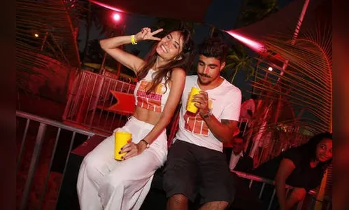 ​Maria Casadevall e Caio Castro estão morando juntos, diz jornal