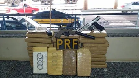 PRF apreendeu 60,8 toneladas de maconha e 1.443,3 quilos de cocaína durante o ano de 2015 no Paraná - Foto: Divulgação/PRF