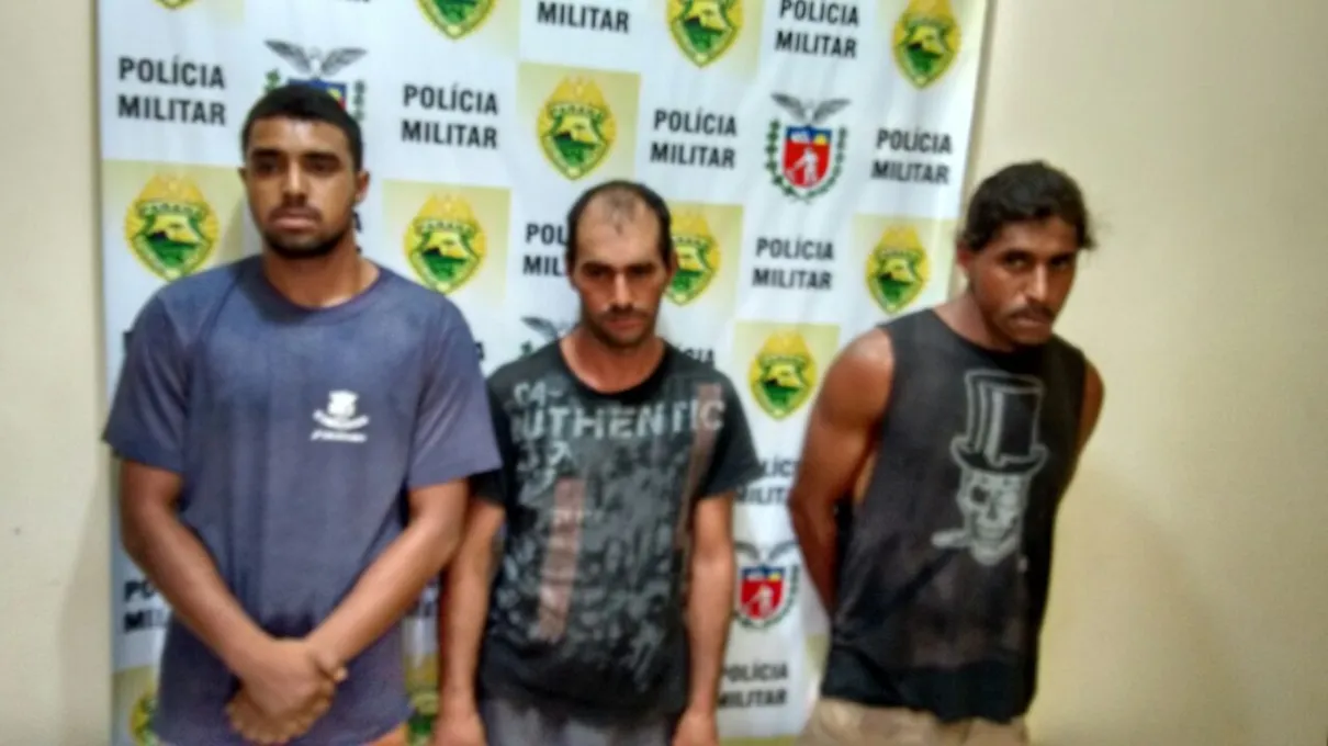 PM prendeu Marcos Antonio Dias, de 33 anos, Paulo Rosa da Silva, 35, e Pedro Henrique Azevedo, 22 - Foto:  André Amaral