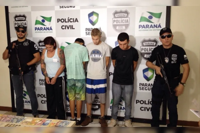  Os detidos foram apresentados nesta segunda-feira (30) em Apucarana -  Foto: Cindy Annielli 