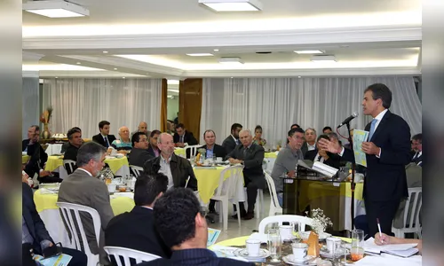Em encontro com pastores, Richa destaca parceria do PR com igrejas