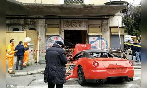 ​Manobrista confunde o freio e bate Ferrari rara de R$ 1,4 mi