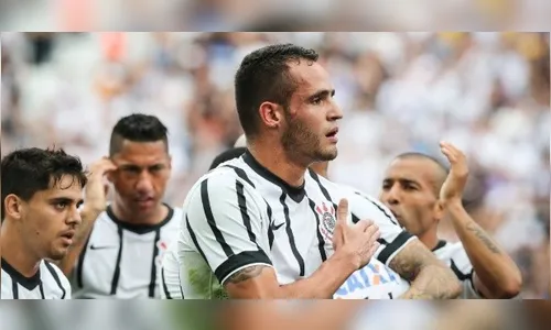 ​Ídolo do Corinthians já fez Santos desistir de R. Augusto com um telefonema