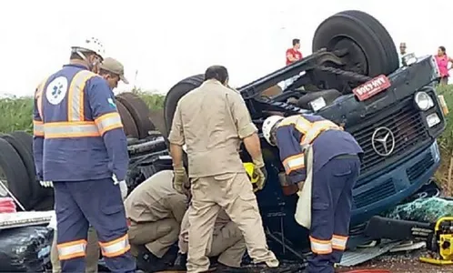 IML divulga o nome de caminhoneiro morto em acidente 