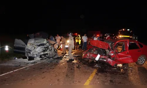 Cinco morrem e seis ficam feridas em acidente na PR-466 