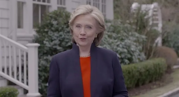 Imagem de vídeo em que Hillary Clinton anuncia sua pré-candidatura à presidência dos Estados Unidos (Foto: Reprodução/YouTube/Hillary Clinton)