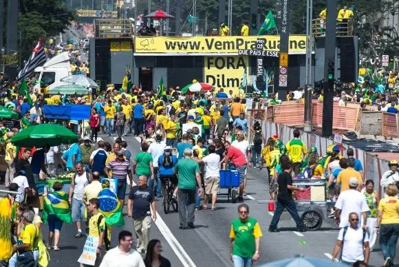 A Polícia Militar interrompeu o tráfego na Avenida Paulista por volta do meio dia, para facilitar o início da concentração da manifestaçãoMarcelo Camargo/Agência Brasil