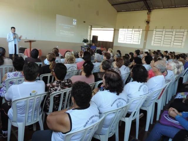 Após a apresentação o médico  Reinaldo Câmara  ministrou palestra sobre doenças cardiovasculares (Foto/Divulgação).