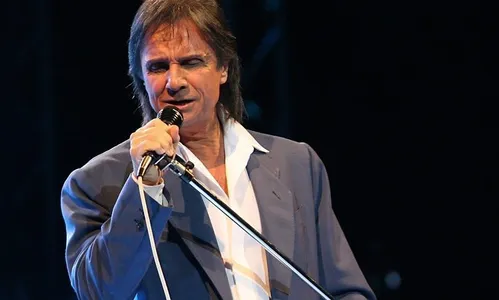 ​Mesmo com ingressos caríssimos, show de aniversário de Roberto Carlos é fiasco