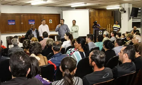 Prefeitura discute regularização de espaços no terminal urbano