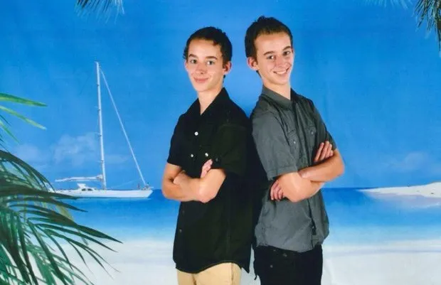 Sawyer Sweeten e seu irmão gêmeo, Sullivan, em foto de 2012 (Foto: Facebook)
