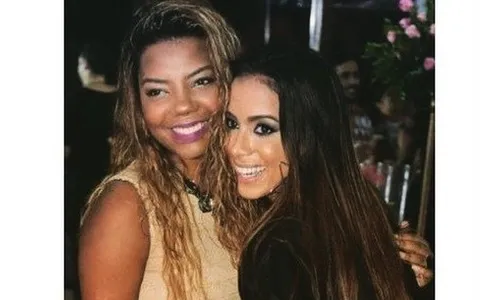 Anitta manda recado para Ludmilla: “Iluminada”