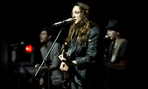 Cantora Ana Carolina faz show em maio em Londrina