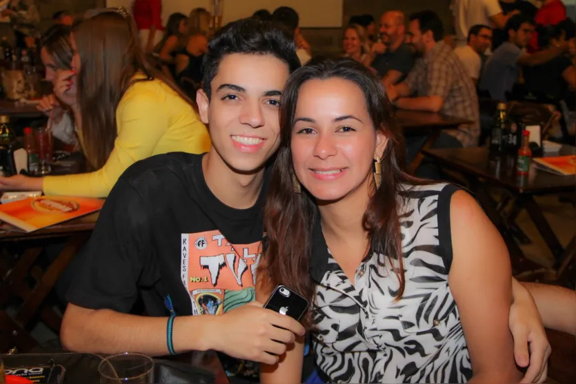  Junior Almeida e Lorena Silva 