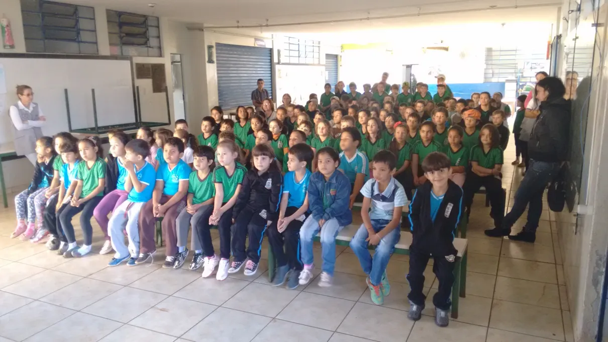Centenas de estudantes daescola municipal Presidente Costa e Silva participaram da campanha (Foto: Divulgação)