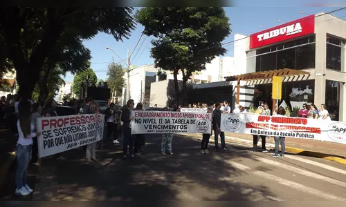 Professores fazem novos protestos em Apucarana