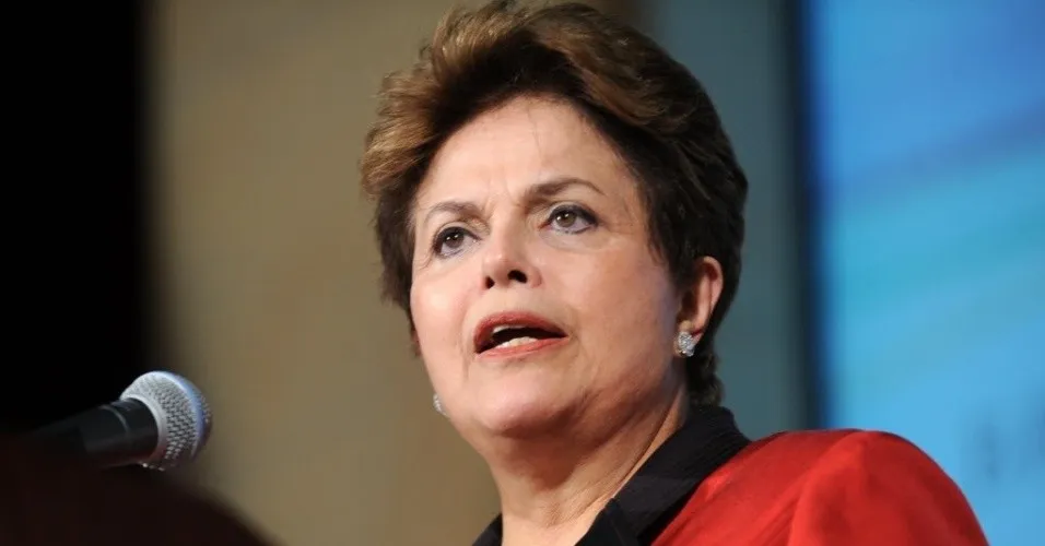 Dilma diz a jornal que há 'preconceito sexual' sobre sua forma de governar