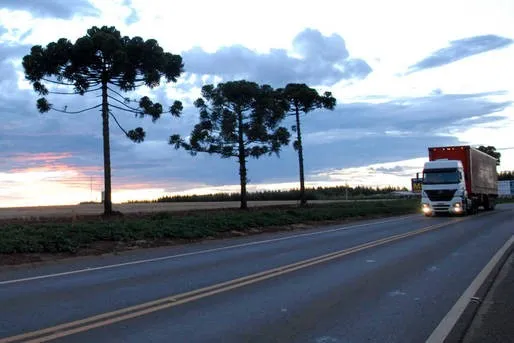 No Dia do Trabalho, Detran Paraná faz alerta a caminhoneiros.Crédito: Arquivo/DetranPR