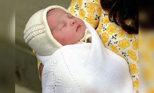Kate, William, George e novo bebê real têm 1ª noite em família 