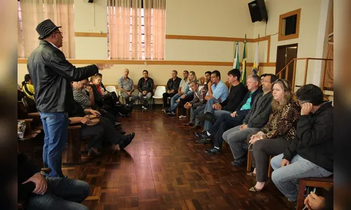 ​Professores decidem nesta terça em assembleia o futuro da greve no Paraná