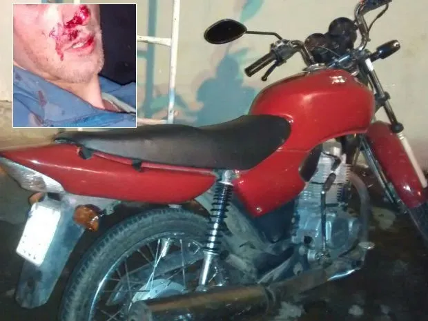 Jovem ficou ferido após ser imobilizado por funcionários; moto foi apreendida (Foto: Divulgação/PM)