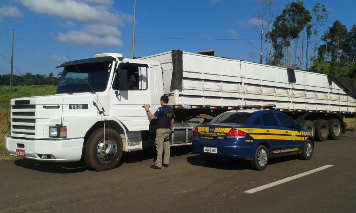 PRF faz operação para prevenir acidentes no feriado de Corpus Christi - Foto: PRF Paraná