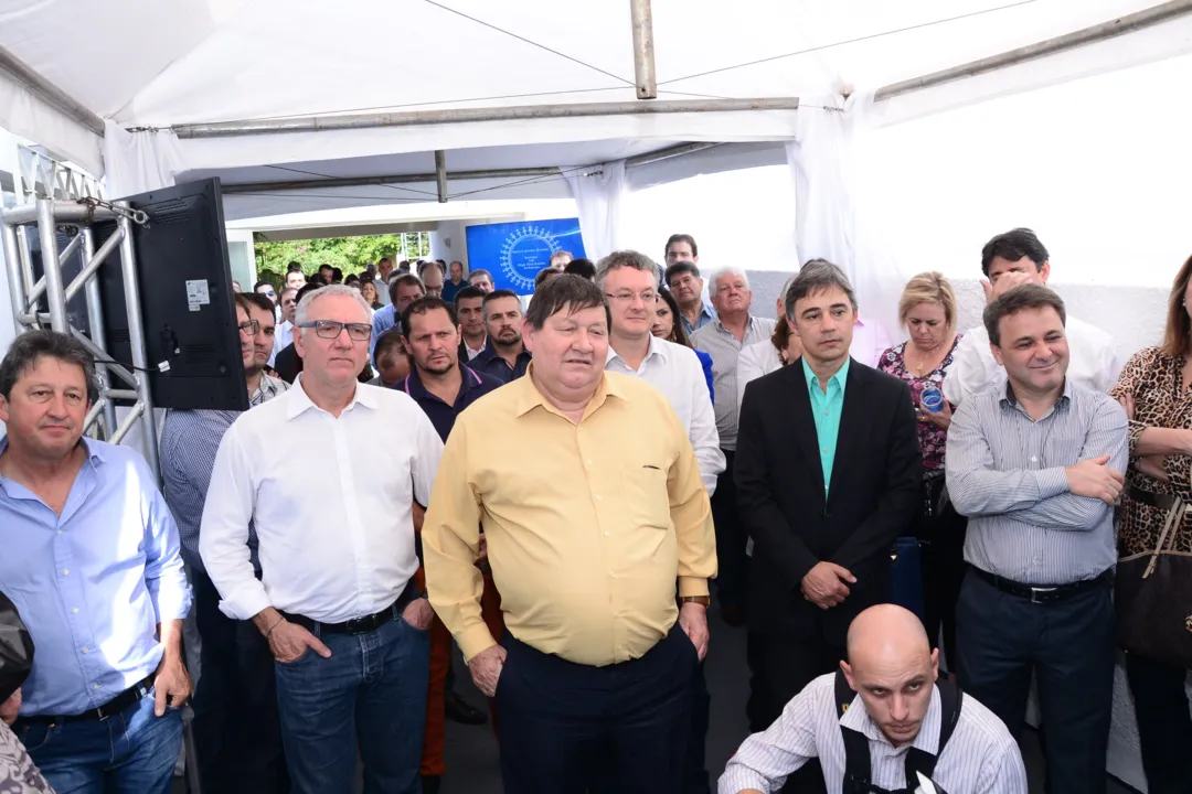 Autoridades do meio político e empresarial prestigiaram a inauguração do Escritório do Sebrae (Foto: Delair Garcia)