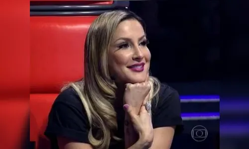 Claudia Leitte sofre com rejeição no The Voice, mas finge que não está nem aí