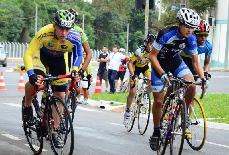 Ciclistas participam da 9ª Volta Ciclística Internacional do Paraná (Divulgação)