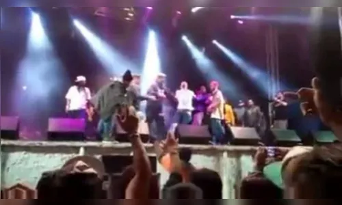 Vocalista do Cone Crew Diretoria é preso durante show acusado de apologia às drogas