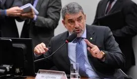 Laerte Bessa  também retirou a previsão do referendo para validar ou rejeitar a propostaFabio Rodrigues Pozzebom/Arquivo/Agência Brasil