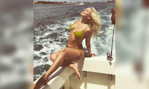 Lady Gaga mostra as curvas e deixa fãs divididos