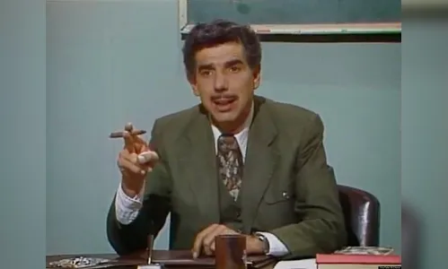 ​Doente, 'Professor Girafales' pede ajuda: Quem poderá me defender?