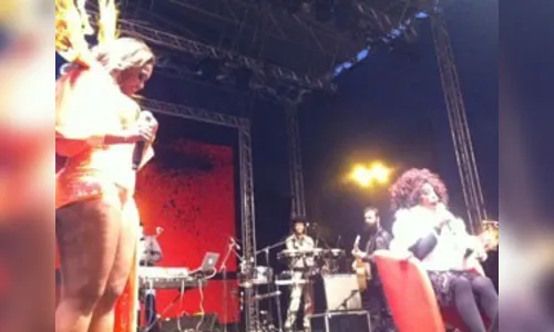 Público pequeno, mas animado, amanhece em palco da Virada Cultural