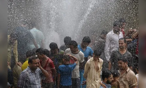 Número de mortos por onda de calor no Paquistão chega a 800
