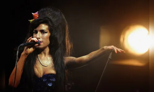 Gravadora destrói material inédito de Amy Winehouse para impedir futuros lançamentos