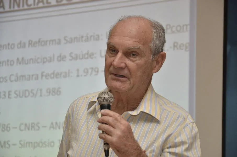 O palestrante da 10ª Conferência Municipal de Saúde de Apucarana, Nelson Rodrigues dos Santos, é médico sanitarista e atualmente preside o Instituto de Direito Sanitário do Brasil - Foto: Divulgação
