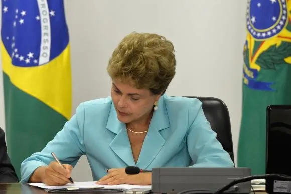 ​Pesquisa sobre popularidade de Dilma será divulgada nesta terça-feira  - Wilson Dias/Agência Brasil