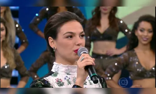 Isis Valverde causa polêmica com look nas redes sociais