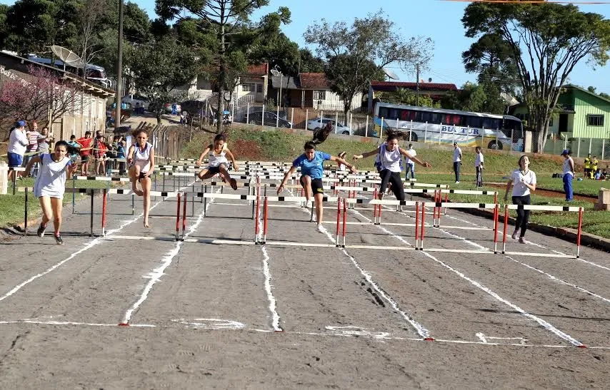 Acontece neste sábado (30/04), a partir das 8 horas, na pista de atletismo do Complexo Esportivo José Antônio Basso (Lagoão), o 1º Festival de Atletismo de Apucarana - Divulgação