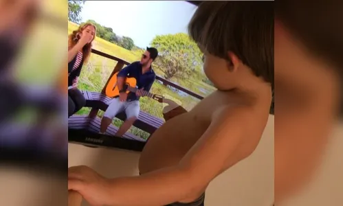 Filho de Cristiano Araújo sente falta do pai.