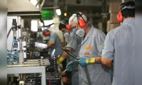 Empregos formais tornam brasileiros menos dependentes de programas sociais, diz OIT